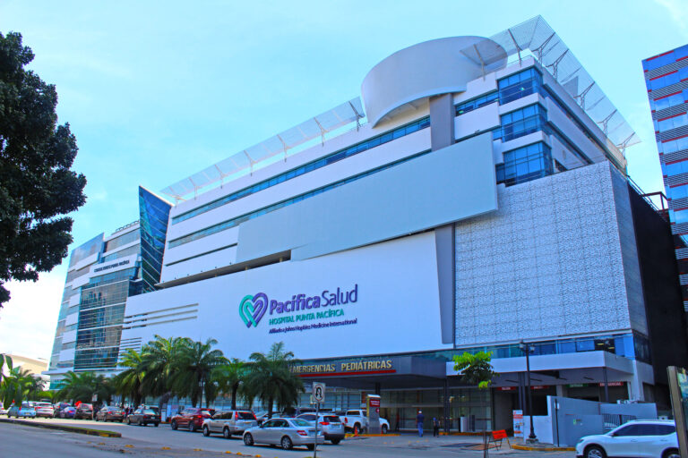 Pacífica Salud Hospital main entrance